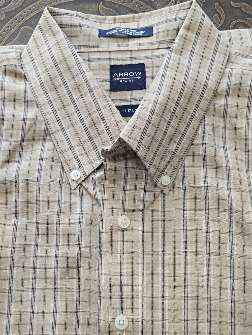 Arrow Men's Tan and Black Plaid Button-Down Shirt